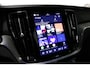 Volvo V60 2.0 B4 Plus Dark / Orig. Nederlands / Harman Kardon Sound System / Elektr. best. stoel + memory / Achteruitrijcamera / Stoelverwarming V + A / Apple Carplay - Android Auto / Elektr. wegklapbare trekhaak / Ambienteverlichting / Stuurwiel verwarming / Black optic / Cruise Control / 19'' LMV / LED koplampen
