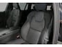 Volvo V60 2.0 B4 Plus Dark / Orig. Nederlands / Harman Kardon Sound System / Elektr. best. stoel + memory / Achteruitrijcamera / Stoelverwarming V + A / Apple Carplay - Android Auto / Elektr. wegklapbare trekhaak / Ambienteverlichting / Stuurwiel verwarming / Black optic / Cruise Control / 19'' LMV / LED koplampen
