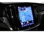 Volvo V60 2.0 B4 Plus Dark / Orig. Nederlands / Harman Kardon Sound System / Elektr. best. stoel + memory / Achteruitrijcamera / Stoelverwarming V + A / Apple Carplay - Android Auto / Elektr. wegklapbare trekhaak / Ambienteverlichting / Stuurwiel verwarming / Black optic / Cruise Control / 19'' LMV / LED koplampen