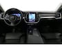 Volvo V60 2.0 B4 Plus Dark / Orig. Nederlands / Harman Kardon Sound System / Elektr. best. stoel + memory / Achteruitrijcamera / Stoelverwarming V + A / Apple Carplay - Android Auto / Elektr. wegklapbare trekhaak / Ambienteverlichting / Stuurwiel verwarming / Black optic / Cruise Control / 19'' LMV / LED koplampen