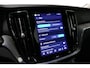 Volvo V60 2.0 B4 Plus Dark / Orig. Nederlands / Harman Kardon Sound System / Elektr. best. stoel + memory / Achteruitrijcamera / Stoelverwarming V + A / Apple Carplay - Android Auto / Elektr. wegklapbare trekhaak / Ambienteverlichting / Stuurwiel verwarming / Black optic / Cruise Control / 19'' LMV / LED koplampen