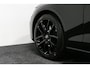 Volvo V60 2.0 B4 Plus Dark / Orig. Nederlands / Harman Kardon Sound System / Elektr. best. stoel + memory / Achteruitrijcamera / Stoelverwarming V + A / Apple Carplay - Android Auto / Elektr. wegklapbare trekhaak / Ambienteverlichting / Stuurwiel verwarming / Black optic / Cruise Control / 19'' LMV / LED koplampen