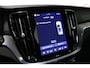Volvo V60 2.0 B4 Plus Dark / Orig. Nederlands / Harman Kardon Sound System / Elektr. best. stoel + memory / Achteruitrijcamera / Stoelverwarming V + A / Apple Carplay - Android Auto / Elektr. wegklapbare trekhaak / Ambienteverlichting / Stuurwiel verwarming / Black optic / Cruise Control / 19'' LMV / LED koplampen