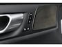 Volvo V60 2.0 B4 Plus Dark / Orig. Nederlands / Harman Kardon Sound System / Elektr. best. stoel + memory / Achteruitrijcamera / Stoelverwarming V + A / Apple Carplay - Android Auto / Elektr. wegklapbare trekhaak / Ambienteverlichting / Stuurwiel verwarming / Black optic / Cruise Control / 19'' LMV / LED koplampen