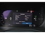 Volvo XC60 T6 Recharge AWD R-Design - LONG RANGE - Panorama/schuifdak - IntelliSafe Assist - Harman/Kardon audio - Adaptieve LED koplampen - Parkeercamera achter - Verwarmde voorstoelen, stuur & achterbank - Parkeersensoren voor & achter - Elektr. bedienb. voorstoelen met geheugen - Draadloze tel. lader - Extra getint glas - Inklapbare trekhaak - 19' LMV