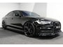 Audi A6 Limousine 1.8 TFSI ultra S line Edition / S6 look diffuser / Maxton Design Bodykit / Carbon stuurwiel / 21" LMV / Chameleon tint voorruit / Apple Carplay - Android Auto / Sfeerverlichting / Stoelverwarming / Cruise Control / LED koplampen / Grootlichtassistent / Navigatie / PDC / Sportstoelen