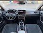 Volkswagen T-Roc 1.5 TSI R-Line Business+ NIEUWSTAAT I R-line I Virtual I 19" I Keyless I IQ.light I Trekhaak I Camera I Blis I Winterpakket I