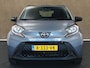 Toyota Aygo X 1.0 VVT-i MT Play - ORIGINEEL NEDERLANDSE AUTO - AFKOMSTIG VAN 1E EIGENAAR - APPLE CARPLAY/ ANDROID AUTO - AIRCO - CAMERA - ADAPTIEVE CRUISE CONTROL - 17 INCH WIELEN - ELEKTRISCHE RAMEN VOOR