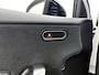 Mercedes-Benz A-klasse 250 e Business Solution AMG | Nightpakket | Panoramaschuifdak | Multibeam LED | Stoelverwarming voor | Smartphone Integratie | Sfeerverlichting |