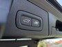 Volvo XC60 2.0 T8 Plug-in hybrid AWD Ultimate Dark Panoramadak, Geventileerde / Massage comfort stoelen, Harman-Kardon premium sound, Verwarmde stoelen 4X, Trekhaak semi electrisch