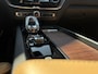 Volvo XC60 2.0 T8 Plug-in hybrid AWD Ultimate Dark Panoramadak, Geventileerde / Massage comfort stoelen, Harman-Kardon premium sound, Verwarmde stoelen 4X, Trekhaak semi electrisch