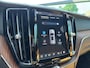 Volvo XC60 2.0 T8 Plug-in hybrid AWD Ultimate Dark Panoramadak, Geventileerde / Massage comfort stoelen, Harman-Kardon premium sound, Verwarmde stoelen 4X, Trekhaak semi electrisch