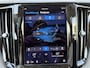 Volvo XC60 2.0 T8 Plug-in hybrid AWD Ultra Dark 12 MND. BOVAG GARANTIE | PANORAMA DAK | ACHTERUITRIJ CAMERA | BOWERS & WILKINS | MEM. SEATS | STOEL+STUUR VERWARMING |