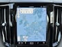 Volvo XC60 2.0 T8 Plug-in hybrid AWD Ultra Dark 12 MND. BOVAG GARANTIE | PANORAMA DAK | ACHTERUITRIJ CAMERA | BOWERS & WILKINS | MEM. SEATS | STOEL+STUUR VERWARMING |
