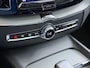 Volvo XC60 2.0 T8 Plug-in hybrid AWD Ultra Dark VAN:49.900,- VOOR:46.877,- UW HERFSTVOORDEEL:3.023,- T8 12 MND. BOVAG GARANTIE | HEAD UP | PANORAMA DAK | ACHTERUITRIJ CAMERA | BOWERS & WILKINS | MEM. SEATS | STOEL+STUUR VERWARMING |