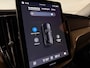 Volvo XC60 T6 AWD Recharge Ultra Dark | Facelift | Luchtvering | Trekhaak | All Season banden | 360° Camera | Head-Up Display | Harman Kardon | Adaptieve Cruise Control | Stoelverwarming voor+achter | Stuurwielverwarming | Full LED Meesturende koplampen | Pilot Assist | BLIS Dode Hoek Detectie | Elektrische voorstoelen geheugen | Quilted Nordico bekleding | Zitting verlenging voorstoelen | Lederen Dashboard | Schuifdak | 20 Inch | Google Infotainment | Keyless Drive | Parkeersensoren voor+achter | Elektrisch bedienbare achterklep | DAB Radio | Apple Carplay/Android Auto | Draadloos telefoon opladen | Volvo On Call met mobiele App functie | Onyx Black Metallic |