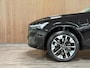 Volvo XC60 T6 AWD Recharge Ultra Dark | Facelift | Luchtvering | Trekhaak | All Season banden | 360° Camera | Head-Up Display | Harman Kardon | Adaptieve Cruise Control | Stoelverwarming voor+achter | Stuurwielverwarming | Full LED Meesturende koplampen | Pilot Assist | BLIS Dode Hoek Detectie | Elektrische voorstoelen geheugen | Quilted Nordico bekleding | Zitting verlenging voorstoelen | Lederen Dashboard | Schuifdak | 20 Inch | Google Infotainment | Keyless Drive | Parkeersensoren voor+achter | Elektrisch bedienbare achterklep | DAB Radio | Apple Carplay/Android Auto | Draadloos telefoon opladen | Volvo On Call met mobiele App functie | Onyx Black Metallic |