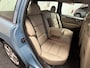 Volvo V70 2.5T LEDER ELK. VERSTELBARE BESTUURDERSSTOEL CRUISE CONTROL CLIMATE CONTROL BLUETOOTH TELEFOON 17" LICHTMETALEN VELGEN AFN. TREKHAAK ZEER MOOI !!