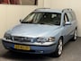 Volvo V70 2.5T LEDER ELK. VERSTELBARE BESTUURDERSSTOEL CRUISE CONTROL CLIMATE CONTROL BLUETOOTH TELEFOON 17" LICHTMETALEN VELGEN AFN. TREKHAAK ZEER MOOI !!