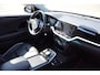 Kia Niro EV e-Niro ExecutiveLine 64 kWh Panoramadak/Verwarmbare & geventileerde voorstoelen/Verwarmbaar stuurwiel/Achteruitrijcamera/JBL audio/Apple carplay/Elektrisch verstelbare voorstoel/Adaptieve cruise control/Lane assist/Dodehoek assistent/parkeersensoren rondom