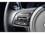Kia Niro EV e-Niro ExecutiveLine 64 kWh Panoramadak/Verwarmbare & geventileerde voorstoelen/Verwarmbaar stuurwiel/Achteruitrijcamera/JBL audio/Apple carplay/Elektrisch verstelbare voorstoel/Adaptieve cruise control/Lane assist/Dodehoek assistent/parkeersensoren rondom