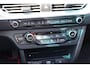 Kia Niro EV e-Niro ExecutiveLine 64 kWh Panoramadak/Verwarmbare & geventileerde voorstoelen/Verwarmbaar stuurwiel/Achteruitrijcamera/JBL audio/Apple carplay/Elektrisch verstelbare voorstoel/Adaptieve cruise control/Lane assist/Dodehoek assistent/parkeersensoren rondom