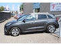 Kia Niro EV e-Niro ExecutiveLine 64 kWh Panoramadak/Verwarmbare & geventileerde voorstoelen/Verwarmbaar stuurwiel/Achteruitrijcamera/JBL audio/Apple carplay/Elektrisch verstelbare voorstoel/Adaptieve cruise control/Lane assist/Dodehoek assistent/parkeersensoren rondom