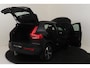 Volvo XC40 B4 (M-HYBRID) PLUS DARK -HARMAN/KARDON|CAMERA|ADAP.CRUISE|POWER-SEATS|VERW.VOORRUIT|TREKHAAK|19"