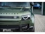 Land Rover Defender 2.0 P300e 110 X-Dynamic PHEV HSE l Woolstone metallic l Black pack l Cold Climate Pack | Stoel ventilatie l Trekhaak l