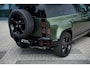 Land Rover Defender 2.0 P300e 110 X-Dynamic PHEV HSE l Woolstone metallic l Black pack l Cold Climate Pack | Stoel ventilatie l Trekhaak l