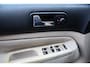 Volkswagen Golf 1.6-16V Highline - AIRCO - 5 DEURS