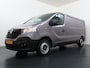 Renault Trafic 1.6dCi T29 L2H1 3-Persoons Trekhaak Euro 6 Navi Airco Cruise Control Bluetooth Pdc Comfort Regen-Lichtsensor Betonplex Vloer Lat om Lat Wandbetimmering Schuifdeur 2.000KG Trekgewicht Origineel Nederlandse Auto