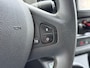 Renault Trafic 1.6dCi T29 L2H1 3-Persoons Trekhaak Euro 6 Navi Airco Cruise Control Bluetooth Pdc Comfort Regen-Lichtsensor Betonplex Vloer Lat om Lat Wandbetimmering Schuifdeur 2.000KG Trekgewicht Origineel Nederlandse Auto
