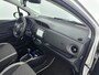 Toyota Yaris 1.5 Hybrid Y20 Limited | Bi-Tone | Parkeersensoren achter | Navi | L.M. velgen | Cruise control |
