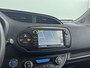 Toyota Yaris 1.5 Hybrid Y20 Limited | Bi-Tone | Parkeersensoren achter | Navi | L.M. velgen | Cruise control |