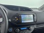 Toyota Yaris 1.5 Hybrid Y20 Limited | Bi-Tone | Parkeersensoren achter | Navi | L.M. velgen | Cruise control |