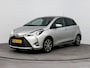 Toyota Yaris 1.5 Hybrid Y20 Limited | Bi-Tone | Parkeersensoren achter | Navi | L.M. velgen | Cruise control |