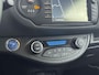 Toyota Yaris 1.5 Hybrid Y20 Limited | Bi-Tone | Parkeersensoren achter | Navi | L.M. velgen | Cruise control |
