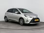 Toyota Yaris 1.5 Hybrid Y20 Limited | Bi-Tone | Parkeersensoren achter | Navi | L.M. velgen | Cruise control |
