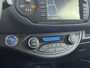 Toyota Yaris 1.5 Hybrid Y20 Limited | Bi-Tone | Parkeersensoren achter | Navi | L.M. velgen | Cruise control |