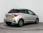 Toyota Yaris 1.5 Hybrid Y20 Limited | Bi-Tone | Parkeersensoren achter | Navi | L.M. velgen | Cruise control |