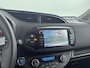 Toyota Yaris 1.5 Hybrid Y20 Limited | Bi-Tone | Parkeersensoren achter | Navi | L.M. velgen | Cruise control |