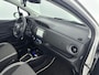 Toyota Yaris 1.5 Hybrid Y20 Limited | Bi-Tone | Parkeersensoren achter | Navi | L.M. velgen | Cruise control |