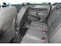 Opel Crossland 1.2-110pk Turbo 'Elegance'. Mooie en luxe hoogzitter met weinig km's ! Volautm. airco dual, cruise control, camera, comfortstoelen, metallic lak, LM wielen, navigatie, telefoonvoorb., lane- en side assist, parkeersensoren v+a, LED verlichting etc.