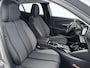 Peugeot e-2008 EV Allure 50 kWh | ACCU: 92% | Navigatie | Lichtmetalen velgen | Parkeersensoren | Cruise control |