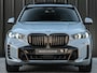 BMW X5 xDrive50e | M-Sport Pro | Panoramadak | 360 Camera | Active Cruise | Harman/Kardon | Iconic Glow | Ambiance Interieur | Stoel Ventilatie | Memory Seats | Luchtvering |
