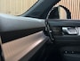 Volvo XC40 T4 Recharge Plus Bright | Trekhaak | Harman Kardon | All Season banden | Bestuurdersstoel elektrisch geheugen | Adaptieve Cruise Control | Stoel en Stuurwielverwarming | Parkeercamera | Pilot Assist | BLIS Dode Hoek Detectie | Parkeersensoren voor+achter | Passagiersstoel elektrisch | 18 Inch | Zitting velenging voorstoelen | Climate Control L+R | Regensensor | Privacy Glass | Automatisch dimmende binnen en buitenspiegels | Elektrisch bedienbare achterklep | DAB Radio | Draadloos telefoon opladen | Apple Carplay/Android Auto | Onyx Black Metallic |