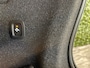 Volvo XC40 T4 Recharge Plus Bright | Trekhaak | Harman Kardon | All Season banden | Bestuurdersstoel elektrisch geheugen | Adaptieve Cruise Control | Stoel en Stuurwielverwarming | Parkeercamera | Pilot Assist | BLIS Dode Hoek Detectie | Parkeersensoren voor+achter | Passagiersstoel elektrisch | 18 Inch | Zitting velenging voorstoelen | Climate Control L+R | Regensensor | Privacy Glass | Automatisch dimmende binnen en buitenspiegels | Elektrisch bedienbare achterklep | DAB Radio | Draadloos telefoon opladen | Apple Carplay/Android Auto | Onyx Black Metallic |