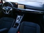 Volkswagen Golf 1.5 eTSI Style 150 Pk Automaat Navi / DAB / Apple Carplay / Trekhaak