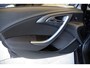 Opel Astra 1.4 Turbo Blitz, keurige auto, navigatie, sportvelgen, 5 deurs, zwart/zwart